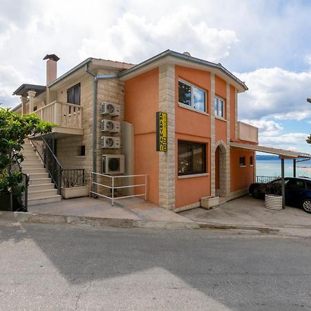 Apartments Villa White House Omiš Екстериор снимка