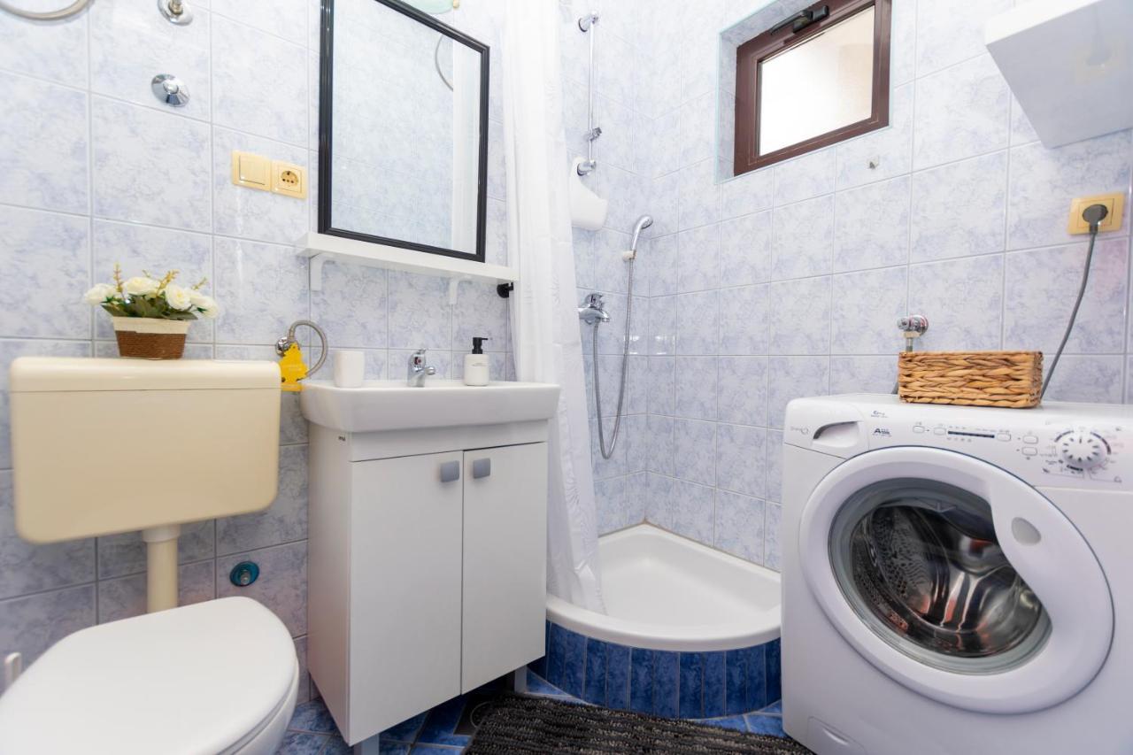 Apartments Villa White House Omiš Екстериор снимка