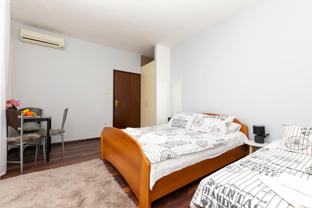 Apartments Villa White House Omiš Екстериор снимка
